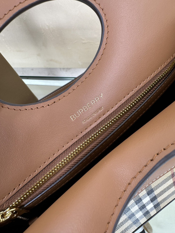 BURBERRY Mini Pocket Bag-23*6*26.5CM [C1TLK-025028] CELINE CHANEL ACCESSORIES LOEWE SHOES LOUIS VUITTON DIRO YSL OTHER BRAND HANDBAGS BALENCIAGA BOTTEGA VENETA GOYARD HERMES BURBERRY VALENTINO GUCCI FENDI MIUMIU CHLOE PRADA BVLGARI SUITCASE NEW ARRIVAL 