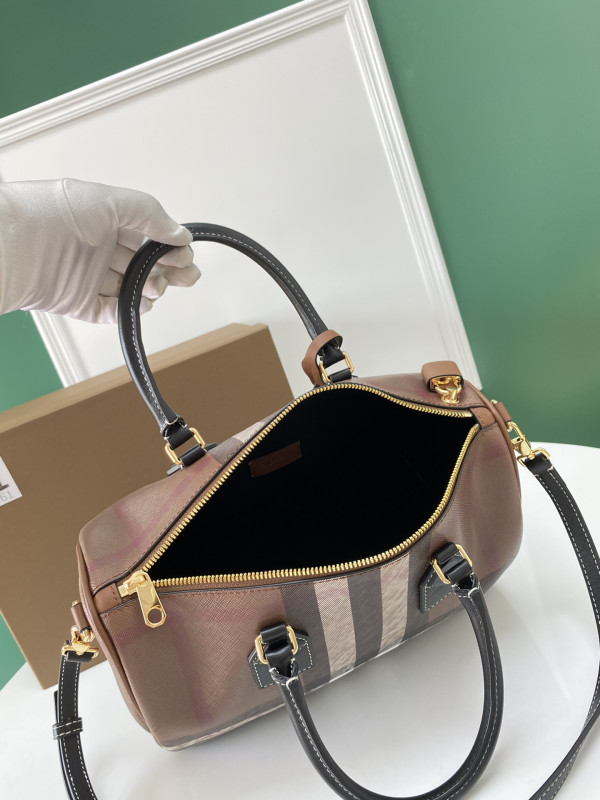 BURBERRY Medium Check Bowling Bag-30*15*21CM [C1TLK-024507] CELINE CHANEL ACCESSORIES LOEWE SHOES LOUIS VUITTON DIRO YSL OTHER BRAND HANDBAGS BALENCIAGA BOTTEGA VENETA GOYARD HERMES BURBERRY VALENTINO GUCCI FENDI MIUMIU CHLOE PRADA BVLGARI SUITCASE NEW ARRIVAL 
