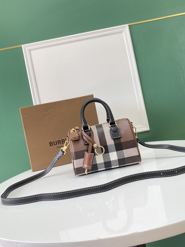 BURBERRY Mini Check Bowling Bag-18.5*11*12CM [C1TLK-024403] CELINE CHANEL ACCESSORIES LOEWE SHOES LOUIS VUITTON DIRO YSL OTHER BRAND HANDBAGS BALENCIAGA BOTTEGA VENETA GOYARD HERMES BURBERRY VALENTINO GUCCI FENDI MIUMIU CHLOE PRADA BVLGARI SUITCASE NEW ARRIVAL 