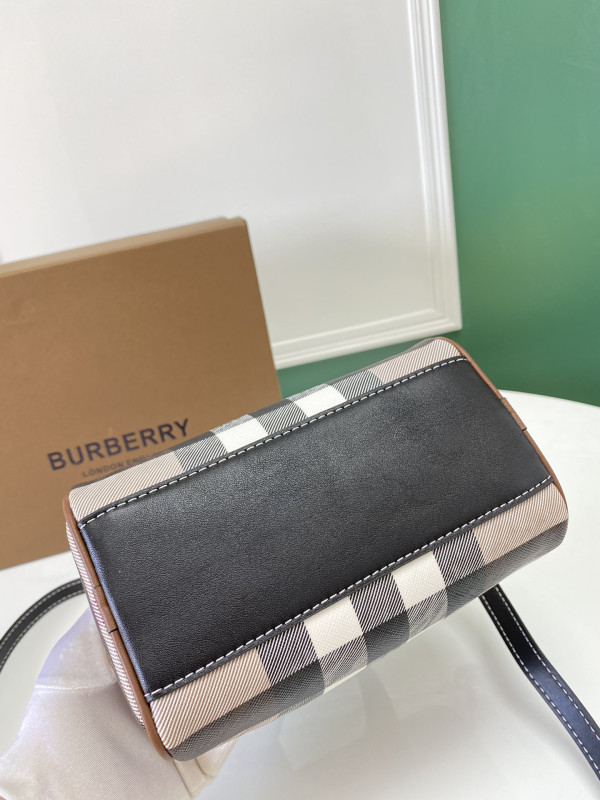 BURBERRY Mini Check Bowling Bag-18.5*11*12CM [C1TLK-024403] CELINE CHANEL ACCESSORIES LOEWE SHOES LOUIS VUITTON DIRO YSL OTHER BRAND HANDBAGS BALENCIAGA BOTTEGA VENETA GOYARD HERMES BURBERRY VALENTINO GUCCI FENDI MIUMIU CHLOE PRADA BVLGARI SUITCASE NEW ARRIVAL 