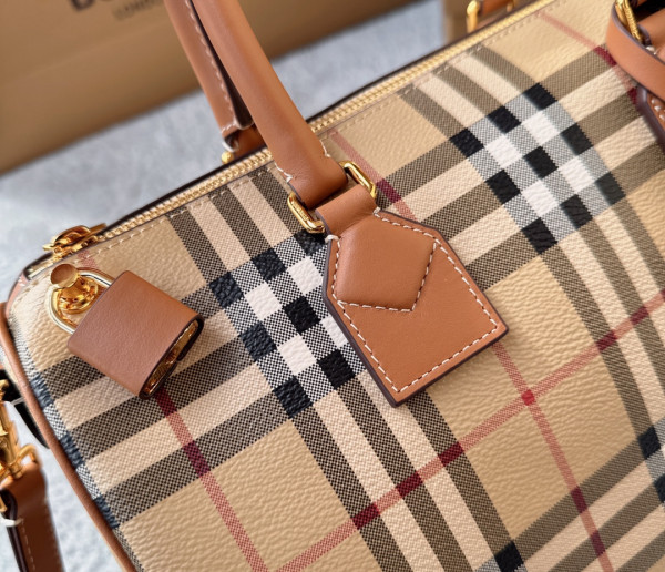 BURBERRY Medium Check Bowling Bag-30*15*21CM [C1TLK-024143] CELINE CHANEL ACCESSORIES LOEWE SHOES LOUIS VUITTON DIRO YSL OTHER BRAND HANDBAGS BALENCIAGA BOTTEGA VENETA GOYARD HERMES BURBERRY VALENTINO GUCCI FENDI MIUMIU CHLOE PRADA BVLGARI SUITCASE NEW ARRIVAL 