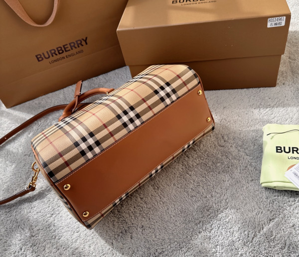 BURBERRY Medium Check Bowling Bag-30*15*21CM [C1TLK-024143] CELINE CHANEL ACCESSORIES LOEWE SHOES LOUIS VUITTON DIRO YSL OTHER BRAND HANDBAGS BALENCIAGA BOTTEGA VENETA GOYARD HERMES BURBERRY VALENTINO GUCCI FENDI MIUMIU CHLOE PRADA BVLGARI SUITCASE NEW ARRIVAL 