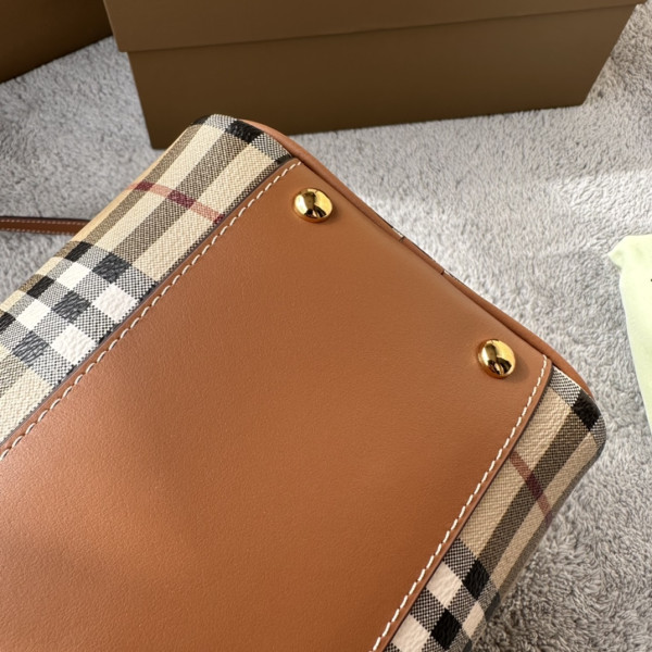 BURBERRY Medium Check Bowling Bag-30*15*21CM [C1TLK-024143] CELINE CHANEL ACCESSORIES LOEWE SHOES LOUIS VUITTON DIRO YSL OTHER BRAND HANDBAGS BALENCIAGA BOTTEGA VENETA GOYARD HERMES BURBERRY VALENTINO GUCCI FENDI MIUMIU CHLOE PRADA BVLGARI SUITCASE NEW ARRIVAL 