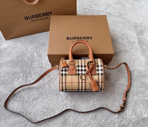 BURBERRY Mini Check Bowling Bag-18.5*11*12CM [4961] CELINE CHANEL ACCESSORIES LOEWE SHOES LOUIS VUITTON DIRO YSL OTHER BRAND HANDBAGS BALENCIAGA BOTTEGA VENETA GOYARD HERMES BURBERRY VALENTINO GUCCI FENDI MIUMIU CHLOE PRADA BVLGARI SUITCASE NEW ARRIVAL 