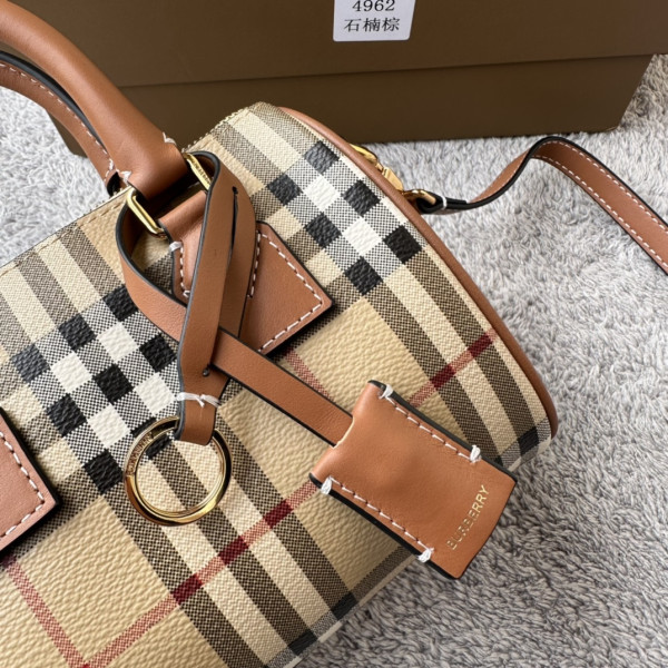 BURBERRY Mini Check Bowling Bag-18.5*11*12CM [4961] CELINE CHANEL ACCESSORIES LOEWE SHOES LOUIS VUITTON DIRO YSL OTHER BRAND HANDBAGS BALENCIAGA BOTTEGA VENETA GOYARD HERMES BURBERRY VALENTINO GUCCI FENDI MIUMIU CHLOE PRADA BVLGARI SUITCASE NEW ARRIVAL 