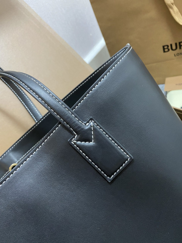 BURBERRY Medium Check Tote bag-34*14*28CM [C1TLK-022601] CELINE CHANEL ACCESSORIES LOEWE SHOES LOUIS VUITTON DIRO YSL OTHER BRAND HANDBAGS BALENCIAGA BOTTEGA VENETA GOYARD HERMES BURBERRY VALENTINO GUCCI FENDI MIUMIU CHLOE PRADA BVLGARI SUITCASE NEW ARRIVAL 