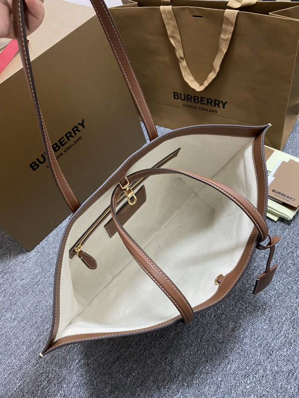BURBERRY Medium Check Tote bag-34*14*28CM [C1TLK-022439] CELINE CHANEL ACCESSORIES LOEWE SHOES LOUIS VUITTON DIRO YSL OTHER BRAND HANDBAGS BALENCIAGA BOTTEGA VENETA GOYARD HERMES BURBERRY VALENTINO GUCCI FENDI MIUMIU CHLOE PRADA BVLGARI SUITCASE NEW ARRIVAL 