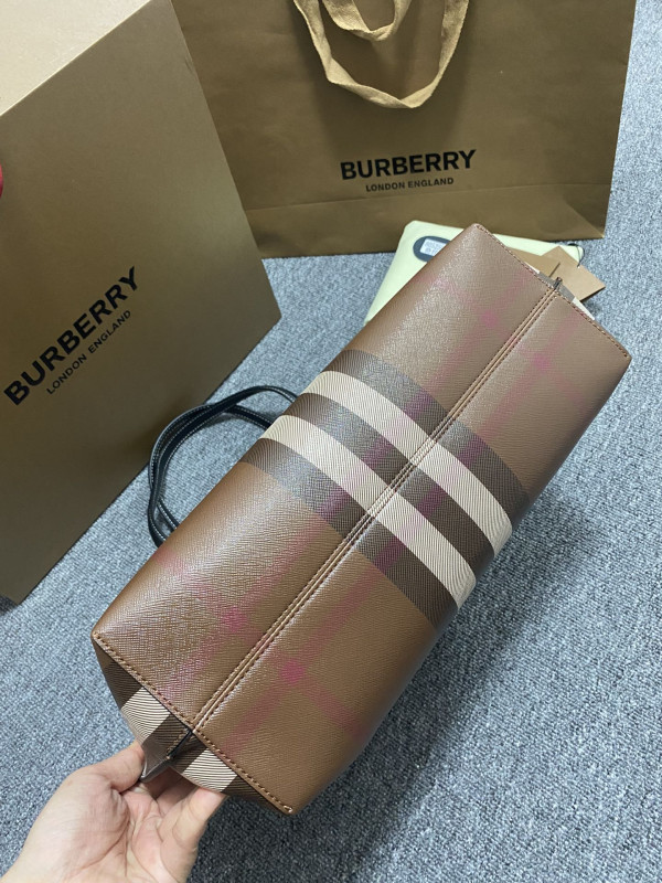 BURBERRY Medium Check Tote bag-34*14*28CM [C1TLK-022304] CELINE CHANEL ACCESSORIES LOEWE SHOES LOUIS VUITTON DIRO YSL OTHER BRAND HANDBAGS BALENCIAGA BOTTEGA VENETA GOYARD HERMES BURBERRY VALENTINO GUCCI FENDI MIUMIU CHLOE PRADA BVLGARI SUITCASE NEW ARRIVAL 
