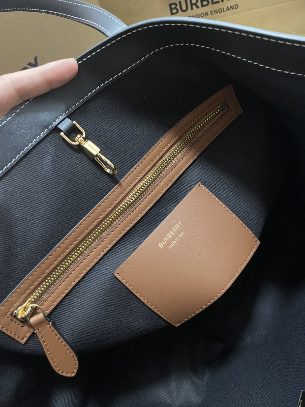 BURBERRY Medium Check Tote bag-34*14*28CM [C1TLK-022304] CELINE CHANEL ACCESSORIES LOEWE SHOES LOUIS VUITTON DIRO YSL OTHER BRAND HANDBAGS BALENCIAGA BOTTEGA VENETA GOYARD HERMES BURBERRY VALENTINO GUCCI FENDI MIUMIU CHLOE PRADA BVLGARI SUITCASE NEW ARRIVAL 