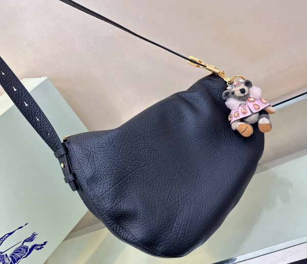 BURBERRY Medium Knight Bag-37*13*32cm [C1TLK-021117] CELINE CHANEL ACCESSORIES LOEWE SHOES LOUIS VUITTON DIRO YSL OTHER BRAND HANDBAGS BALENCIAGA BOTTEGA VENETA GOYARD HERMES BURBERRY VALENTINO GUCCI FENDI MIUMIU CHLOE PRADA BVLGARI SUITCASE NEW ARRIVAL 