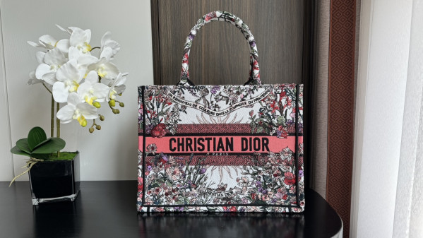 (image for) MEDIUM DIRO BOOK TOTE-36*18*28CM