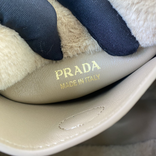 Prada Woolen Bucket Bag-18*15.5*10CM [1BA349-01] CELINE CHANEL ACCESSORIES LOEWE SHOES LOUIS VUITTON DIRO YSL OTHER BRAND HANDBAGS BALENCIAGA BOTTEGA VENETA GOYARD HERMES BURBERRY VALENTINO GUCCI FENDI MIUMIU CHLOE PRADA BVLGARI SUITCASE NEW ARRIVAL 