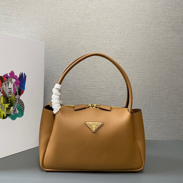 Prada leather handbag-28*18*11CM [1BA444] CELINE CHANEL ACCESSORIES LOEWE SHOES LOUIS VUITTON DIRO YSL OTHER BRAND HANDBAGS BALENCIAGA BOTTEGA VENETA GOYARD HERMES BURBERRY VALENTINO GUCCI FENDI MIUMIU CHLOE PRADA BVLGARI SUITCASE NEW ARRIVAL 