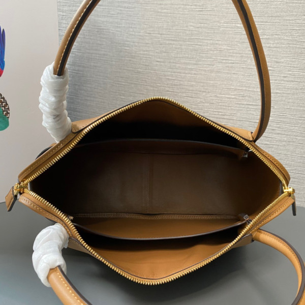 Prada leather handbag-28*18*11CM [1BA444] CELINE CHANEL ACCESSORIES LOEWE SHOES LOUIS VUITTON DIRO YSL OTHER BRAND HANDBAGS BALENCIAGA BOTTEGA VENETA GOYARD HERMES BURBERRY VALENTINO GUCCI FENDI MIUMIU CHLOE PRADA BVLGARI SUITCASE NEW ARRIVAL 