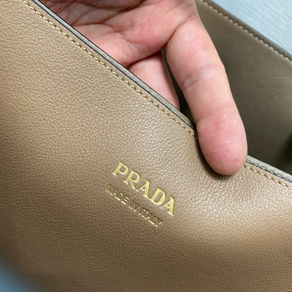 Prada Buckle leather handbag with double belt-35*25*14CM [1BA417-01] CELINE CHANEL ACCESSORIES LOEWE SHOES LOUIS VUITTON DIRO YSL OTHER BRAND HANDBAGS BALENCIAGA BOTTEGA VENETA GOYARD HERMES BURBERRY VALENTINO GUCCI FENDI MIUMIU CHLOE PRADA BVLGARI SUITCASE NEW ARRIVAL 