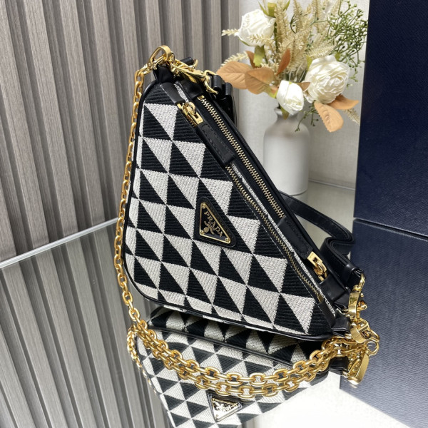 Prada Triangular sequined pouch-26*16*13CM [1BC176-03] CELINE CHANEL ACCESSORIES LOEWE SHOES LOUIS VUITTON DIRO YSL OTHER BRAND HANDBAGS BALENCIAGA BOTTEGA VENETA GOYARD HERMES BURBERRY VALENTINO GUCCI FENDI MIUMIU CHLOE PRADA BVLGARI SUITCASE NEW ARRIVAL 