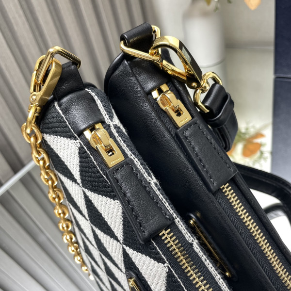 Prada Triangular sequined pouch-26*16*13CM [1BC176-03] CELINE CHANEL ACCESSORIES LOEWE SHOES LOUIS VUITTON DIRO YSL OTHER BRAND HANDBAGS BALENCIAGA BOTTEGA VENETA GOYARD HERMES BURBERRY VALENTINO GUCCI FENDI MIUMIU CHLOE PRADA BVLGARI SUITCASE NEW ARRIVAL 
