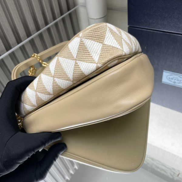 Prada Triangular sequined pouch-26*16*13CM [1BC176] CELINE CHANEL ACCESSORIES LOEWE SHOES LOUIS VUITTON DIRO YSL OTHER BRAND HANDBAGS BALENCIAGA BOTTEGA VENETA GOYARD HERMES BURBERRY VALENTINO GUCCI FENDI MIUMIU CHLOE PRADA BVLGARI SUITCASE NEW ARRIVAL 