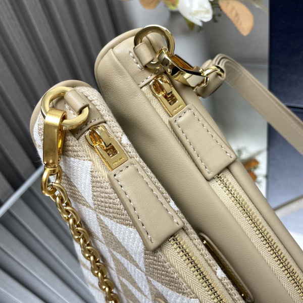 Prada Triangular sequined pouch-26*16*13CM [1BC176] CELINE CHANEL ACCESSORIES LOEWE SHOES LOUIS VUITTON DIRO YSL OTHER BRAND HANDBAGS BALENCIAGA BOTTEGA VENETA GOYARD HERMES BURBERRY VALENTINO GUCCI FENDI MIUMIU CHLOE PRADA BVLGARI SUITCASE NEW ARRIVAL 