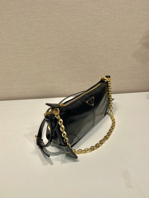 Prada Re-Edition bag-26*11.5*6CM [1BC22] CELINE CHANEL ACCESSORIES LOEWE SHOES LOUIS VUITTON DIRO YSL OTHER BRAND HANDBAGS BALENCIAGA BOTTEGA VENETA GOYARD HERMES BURBERRY VALENTINO GUCCI FENDI MIUMIU CHLOE PRADA BVLGARI SUITCASE NEW ARRIVAL 