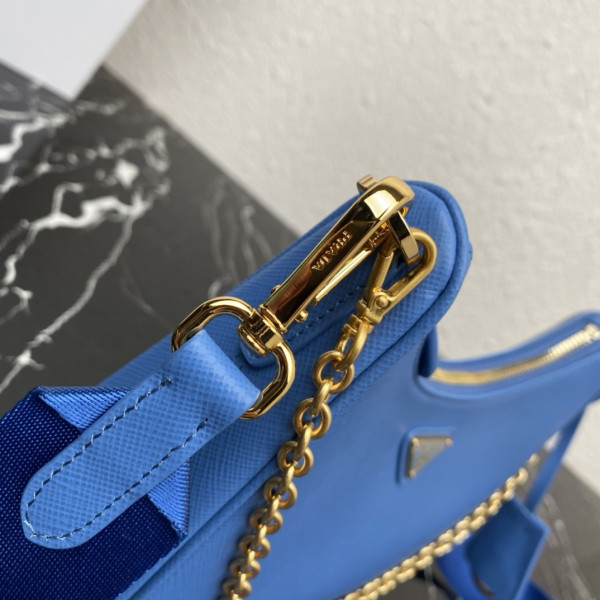 PRADA Re-Edition 2005 Saffiano bag-22*18*6.5CM [1BH204-01] CELINE CHANEL ACCESSORIES LOEWE SHOES LOUIS VUITTON DIRO YSL OTHER BRAND HANDBAGS BALENCIAGA BOTTEGA VENETA GOYARD HERMES BURBERRY VALENTINO GUCCI FENDI MIUMIU CHLOE PRADA BVLGARI SUITCASE NEW ARRIVAL 
