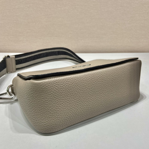 prada Leather shoulder bag-23*18*9CM [1BD314] CELINE CHANEL ACCESSORIES LOEWE SHOES LOUIS VUITTON DIRO YSL OTHER BRAND HANDBAGS BALENCIAGA BOTTEGA VENETA GOYARD HERMES BURBERRY VALENTINO GUCCI FENDI MIUMIU CHLOE PRADA BVLGARI SUITCASE NEW ARRIVAL 