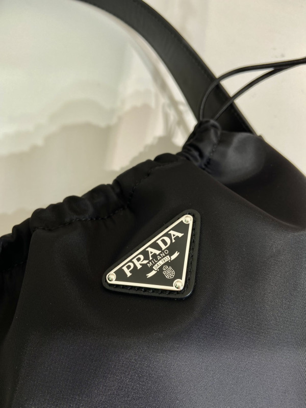 Prada Vintage Hobo Bag-23*18*8CM [B6250] CELINE CHANEL ACCESSORIES LOEWE SHOES LOUIS VUITTON DIRO YSL OTHER BRAND HANDBAGS BALENCIAGA BOTTEGA VENETA GOYARD HERMES BURBERRY VALENTINO GUCCI FENDI MIUMIU CHLOE PRADA BVLGARI SUITCASE NEW ARRIVAL 