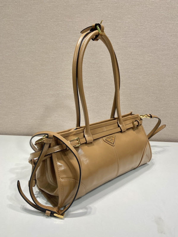 Prada Medium leather handbag [1BA426] CELINE CHANEL ACCESSORIES LOEWE SHOES LOUIS VUITTON DIRO YSL OTHER BRAND HANDBAGS BALENCIAGA BOTTEGA VENETA GOYARD HERMES BURBERRY VALENTINO GUCCI FENDI MIUMIU CHLOE PRADA BVLGARI SUITCASE NEW ARRIVAL 