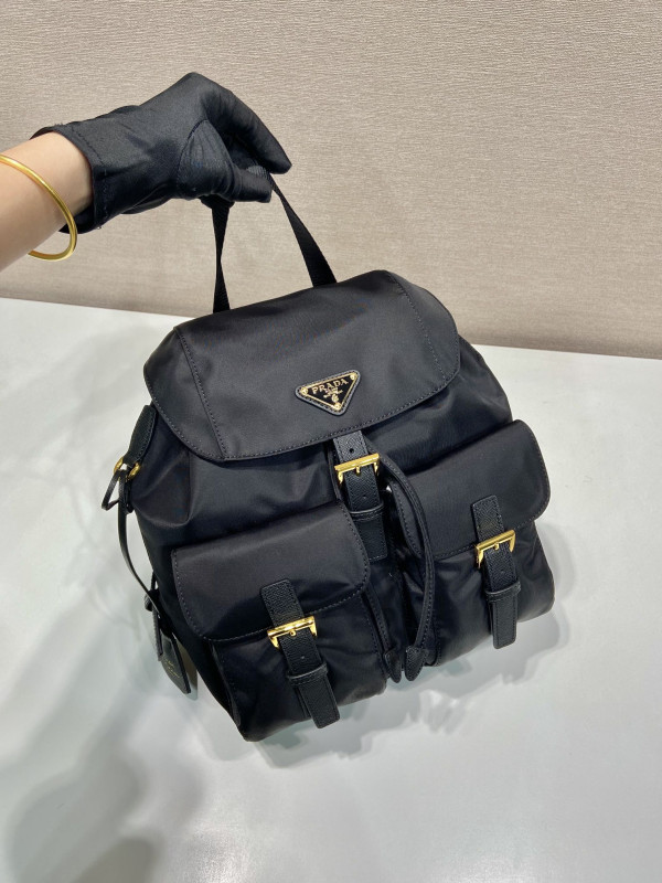 PRADA Re-Nylon Medium Backpack-23.5*28*12CM [1BZ677-04] CELINE CHANEL ACCESSORIES LOEWE SHOES LOUIS VUITTON DIRO YSL OTHER BRAND HANDBAGS BALENCIAGA BOTTEGA VENETA GOYARD HERMES BURBERRY VALENTINO GUCCI FENDI MIUMIU CHLOE PRADA BVLGARI SUITCASE NEW ARRIVAL 