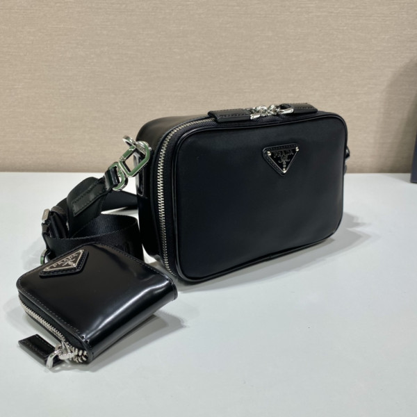 Prada MESSAGE Bag-19*12.5*5.5*CM [2VH070] CELINE CHANEL ACCESSORIES LOEWE SHOES LOUIS VUITTON DIRO YSL OTHER BRAND HANDBAGS BALENCIAGA BOTTEGA VENETA GOYARD HERMES BURBERRY VALENTINO GUCCI FENDI MIUMIU CHLOE PRADA BVLGARI SUITCASE NEW ARRIVAL 