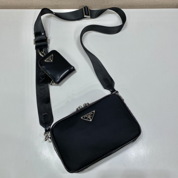 Prada MESSAGE Bag-19*12.5*5.5*CM [2VH070] CELINE CHANEL ACCESSORIES LOEWE SHOES LOUIS VUITTON DIRO YSL OTHER BRAND HANDBAGS BALENCIAGA BOTTEGA VENETA GOYARD HERMES BURBERRY VALENTINO GUCCI FENDI MIUMIU CHLOE PRADA BVLGARI SUITCASE NEW ARRIVAL 
