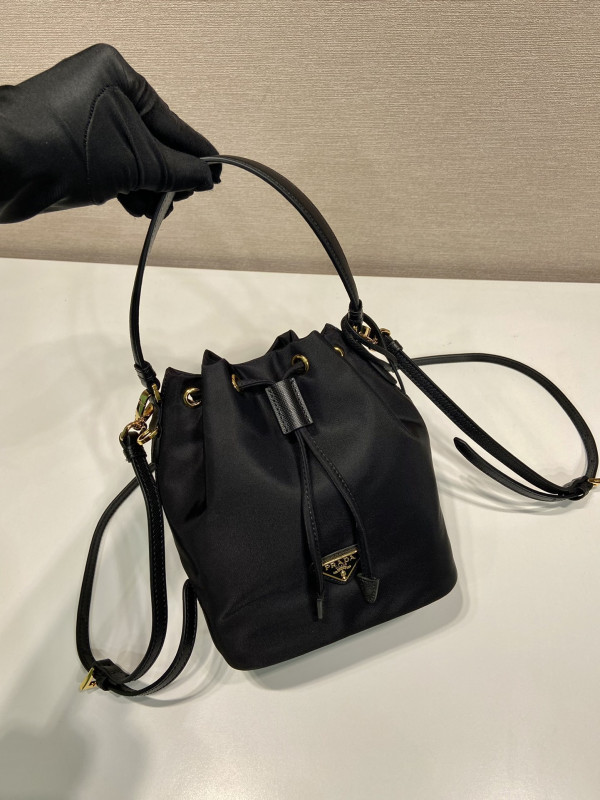 Prada Bucket Bag-15.5*19.5*10CM [1BE067-03] CELINE CHANEL ACCESSORIES LOEWE SHOES LOUIS VUITTON DIRO YSL OTHER BRAND HANDBAGS BALENCIAGA BOTTEGA VENETA GOYARD HERMES BURBERRY VALENTINO GUCCI FENDI MIUMIU CHLOE PRADA BVLGARI SUITCASE NEW ARRIVAL 