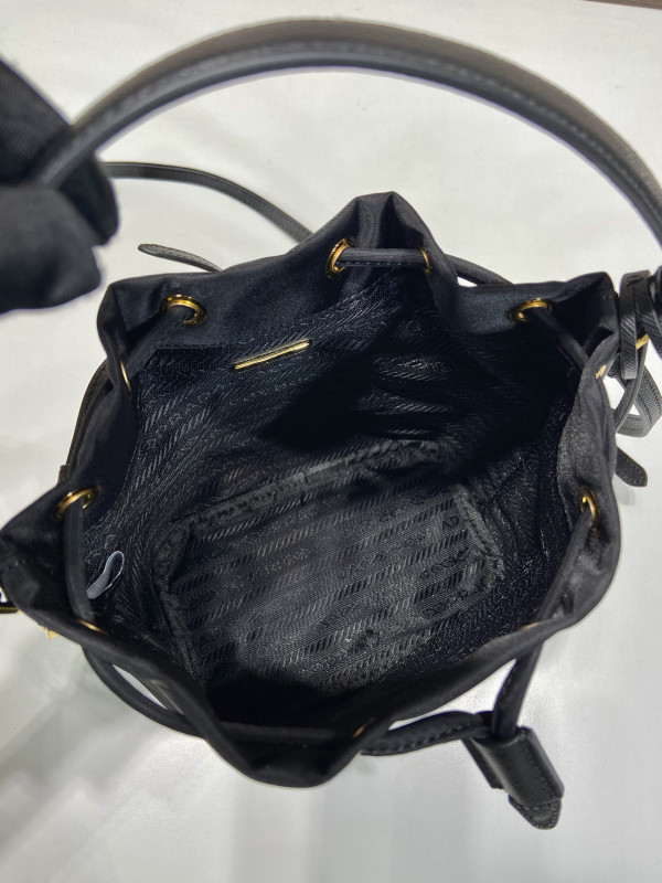 Prada Bucket Bag-15.5*19.5*10CM [1BE067-03] CELINE CHANEL ACCESSORIES LOEWE SHOES LOUIS VUITTON DIRO YSL OTHER BRAND HANDBAGS BALENCIAGA BOTTEGA VENETA GOYARD HERMES BURBERRY VALENTINO GUCCI FENDI MIUMIU CHLOE PRADA BVLGARI SUITCASE NEW ARRIVAL 