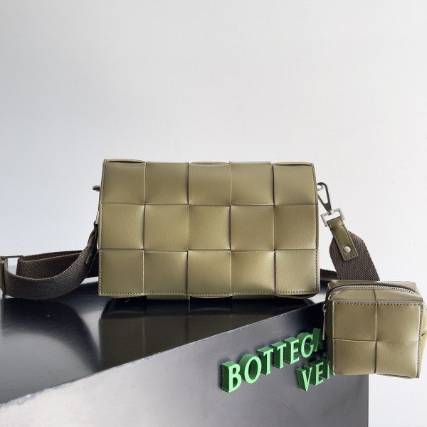 (image for) BOTTEGA VENETA CASSETTE-26*16*6.5cm