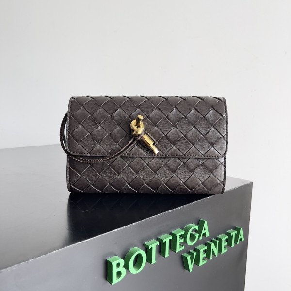 BOTTEGA VENETA Andiamo - 19*11.5*3CM (image for) BOTTEGA VENETA Andiamo - 19*11.5*3CM