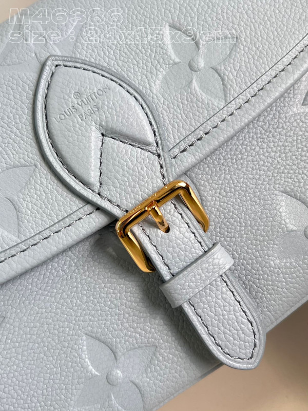 LOUIS VUITTON Nano Diane-24*15*9 CM [M46386-01] CELINE CHANEL ACCESSORIES LOEWE SHOES LOUIS VUITTON DIRO YSL OTHER BRAND HANDBAGS BALENCIAGA BOTTEGA VENETA GOYARD HERMES BURBERRY VALENTINO GUCCI FENDI MIUMIU CHLOE PRADA BVLGARI SUITCASE NEW ARRIVAL 