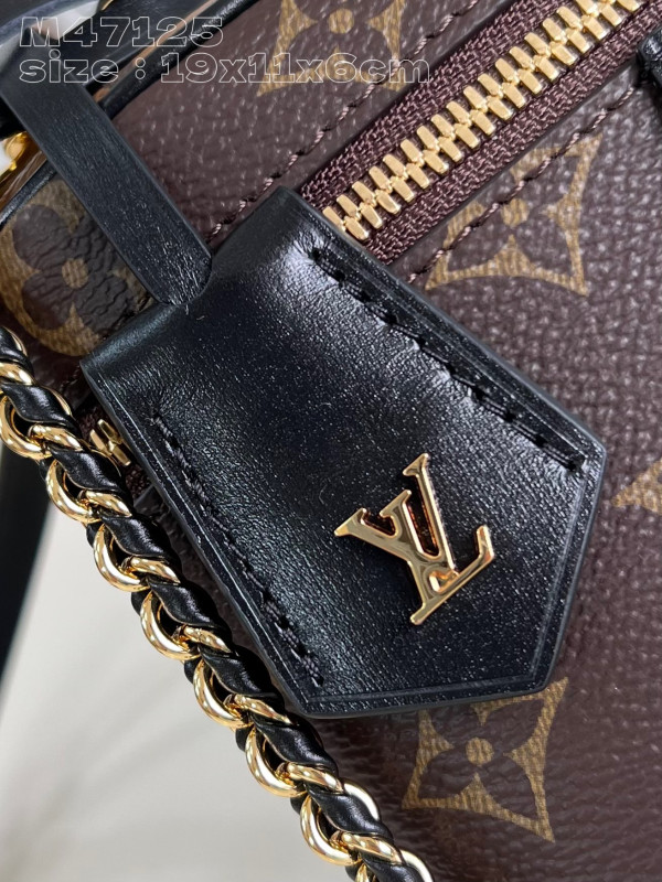 LOUIS VUITTON Vanity Chain Pouch-19 x 11.5 x 6.5 CM [M47125] CELINE CHANEL ACCESSORIES LOEWE SHOES LOUIS VUITTON DIRO YSL OTHER BRAND HANDBAGS BALENCIAGA BOTTEGA VENETA GOYARD HERMES BURBERRY VALENTINO GUCCI FENDI MIUMIU CHLOE PRADA BVLGARI SUITCASE NEW ARRIVAL 