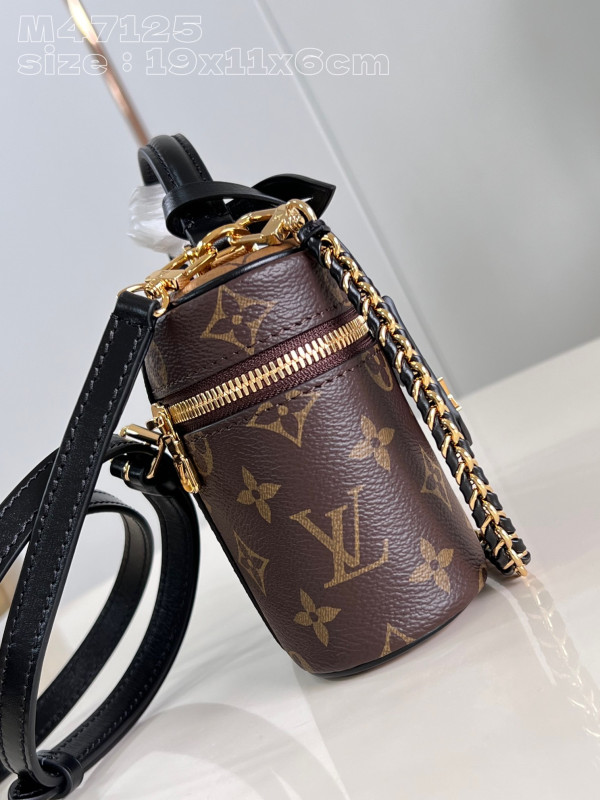 LOUIS VUITTON Vanity Chain Pouch-19 x 11.5 x 6.5 CM [M47125] CELINE CHANEL ACCESSORIES LOEWE SHOES LOUIS VUITTON DIRO YSL OTHER BRAND HANDBAGS BALENCIAGA BOTTEGA VENETA GOYARD HERMES BURBERRY VALENTINO GUCCI FENDI MIUMIU CHLOE PRADA BVLGARI SUITCASE NEW ARRIVAL 