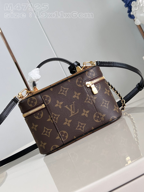 LOUIS VUITTON Vanity Chain Pouch-19 x 11.5 x 6.5 CM [M47125] CELINE CHANEL ACCESSORIES LOEWE SHOES LOUIS VUITTON DIRO YSL OTHER BRAND HANDBAGS BALENCIAGA BOTTEGA VENETA GOYARD HERMES BURBERRY VALENTINO GUCCI FENDI MIUMIU CHLOE PRADA BVLGARI SUITCASE NEW ARRIVAL 
