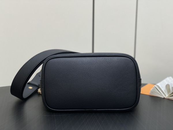 LOUIS VUITTON Lock and Walk - 20 x 20.5 x 12CM [M24006-03] CELINE CHANEL ACCESSORIES LOEWE SHOES LOUIS VUITTON DIRO YSL OTHER BRAND HANDBAGS BALENCIAGA BOTTEGA VENETA GOYARD HERMES BURBERRY VALENTINO GUCCI FENDI MIUMIU CHLOE PRADA BVLGARI SUITCASE NEW ARRIVAL 