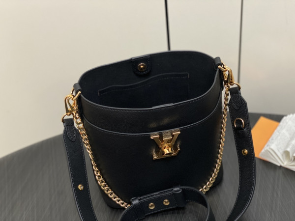 LOUIS VUITTON Lock and Walk - 20 x 20.5 x 12CM [M24006-03] CELINE CHANEL ACCESSORIES LOEWE SHOES LOUIS VUITTON DIRO YSL OTHER BRAND HANDBAGS BALENCIAGA BOTTEGA VENETA GOYARD HERMES BURBERRY VALENTINO GUCCI FENDI MIUMIU CHLOE PRADA BVLGARI SUITCASE NEW ARRIVAL 