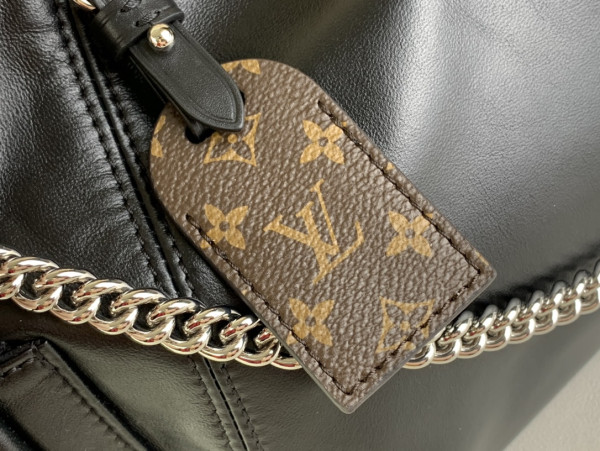 LOUIS VUITTON CarryAll Cargo -33.5 x 23x15cm [M24861] CELINE CHANEL ACCESSORIES LOEWE SHOES LOUIS VUITTON DIRO YSL OTHER BRAND HANDBAGS BALENCIAGA BOTTEGA VENETA GOYARD HERMES BURBERRY VALENTINO GUCCI FENDI MIUMIU CHLOE PRADA BVLGARI SUITCASE NEW ARRIVAL 