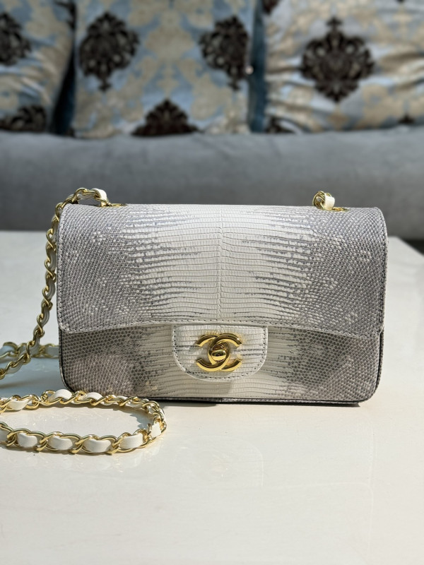 CL FLAP BAG 20CM [C1TJ2-091534] CELINE CHANEL ACCESSORIES LOEWE SHOES LOUIS VUITTON DIRO YSL OTHER BRAND HANDBAGS BALENCIAGA BOTTEGA VENETA GOYARD HERMES BURBERRY VALENTINO GUCCI FENDI MIUMIU CHLOE PRADA BVLGARI SUITCASE NEW ARRIVAL 