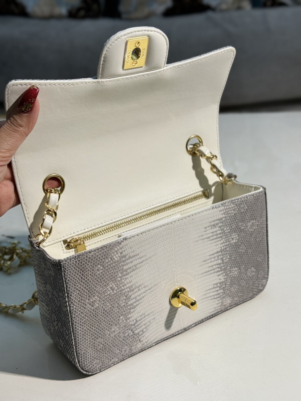 CL FLAP BAG 20CM [C1TJ2-091534] CELINE CHANEL ACCESSORIES LOEWE SHOES LOUIS VUITTON DIRO YSL OTHER BRAND HANDBAGS BALENCIAGA BOTTEGA VENETA GOYARD HERMES BURBERRY VALENTINO GUCCI FENDI MIUMIU CHLOE PRADA BVLGARI SUITCASE NEW ARRIVAL 