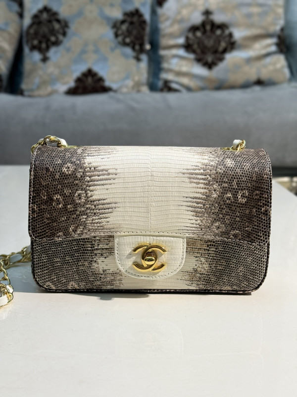 CL FLAP BAG 20CM [C1TJ2-091420] CELINE CHANEL ACCESSORIES LOEWE SHOES LOUIS VUITTON DIRO YSL OTHER BRAND HANDBAGS BALENCIAGA BOTTEGA VENETA GOYARD HERMES BURBERRY VALENTINO GUCCI FENDI MIUMIU CHLOE PRADA BVLGARI SUITCASE NEW ARRIVAL 