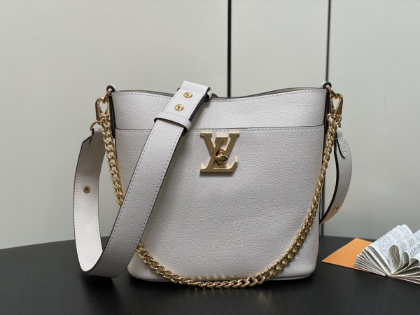 (image for) LOUIS VUITTON Lock and Walk - 20 x 20.5 x 12CM