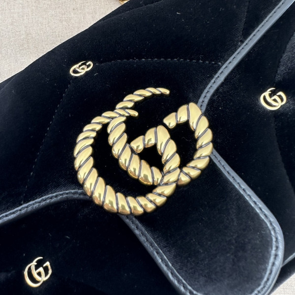 GUCCI GG Marmont SMALL shoulder bag [443497-01] CELINE CHANEL ACCESSORIES LOEWE SHOES LOUIS VUITTON DIRO YSL OTHER BRAND HANDBAGS BALENCIAGA BOTTEGA VENETA GOYARD HERMES BURBERRY VALENTINO GUCCI FENDI MIUMIU CHLOE PRADA BVLGARI SUITCASE NEW ARRIVAL 