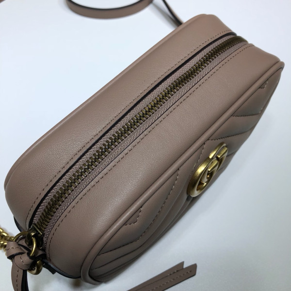 GUCCI GG Marmont mini shoulder bag [C1TIX-082000] CELINE CHANEL ACCESSORIES LOEWE SHOES LOUIS VUITTON DIRO YSL OTHER BRAND HANDBAGS BALENCIAGA BOTTEGA VENETA GOYARD HERMES BURBERRY VALENTINO GUCCI FENDI MIUMIU CHLOE PRADA BVLGARI SUITCASE NEW ARRIVAL 