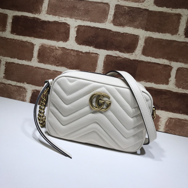 GUCCI GG Marmont mini shoulder bag [C1TIX-081859] CELINE CHANEL ACCESSORIES LOEWE SHOES LOUIS VUITTON DIRO YSL OTHER BRAND HANDBAGS BALENCIAGA BOTTEGA VENETA GOYARD HERMES BURBERRY VALENTINO GUCCI FENDI MIUMIU CHLOE PRADA BVLGARI SUITCASE NEW ARRIVAL 