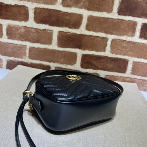GUCCI GG Marmont mini shoulder bag [C1TIX-081748] CELINE CHANEL ACCESSORIES LOEWE SHOES LOUIS VUITTON DIRO YSL OTHER BRAND HANDBAGS BALENCIAGA BOTTEGA VENETA GOYARD HERMES BURBERRY VALENTINO GUCCI FENDI MIUMIU CHLOE PRADA BVLGARI SUITCASE NEW ARRIVAL 